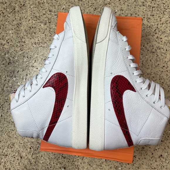 MENS SHOE Size 9 NIKE BLAZER MID 77 VINTAGE WHITE/RACER BLUE (Red/Blue) - Picture 8 of 13